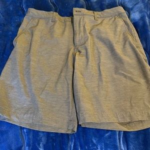 Men’s golf shorts